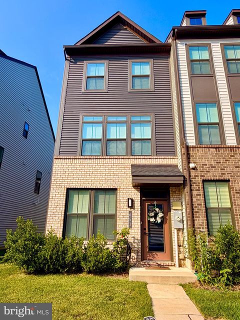 Photo of 653 Lakemont Drive, GLEN BURNIE, MD 21060 (MLS # MDAA2150642)