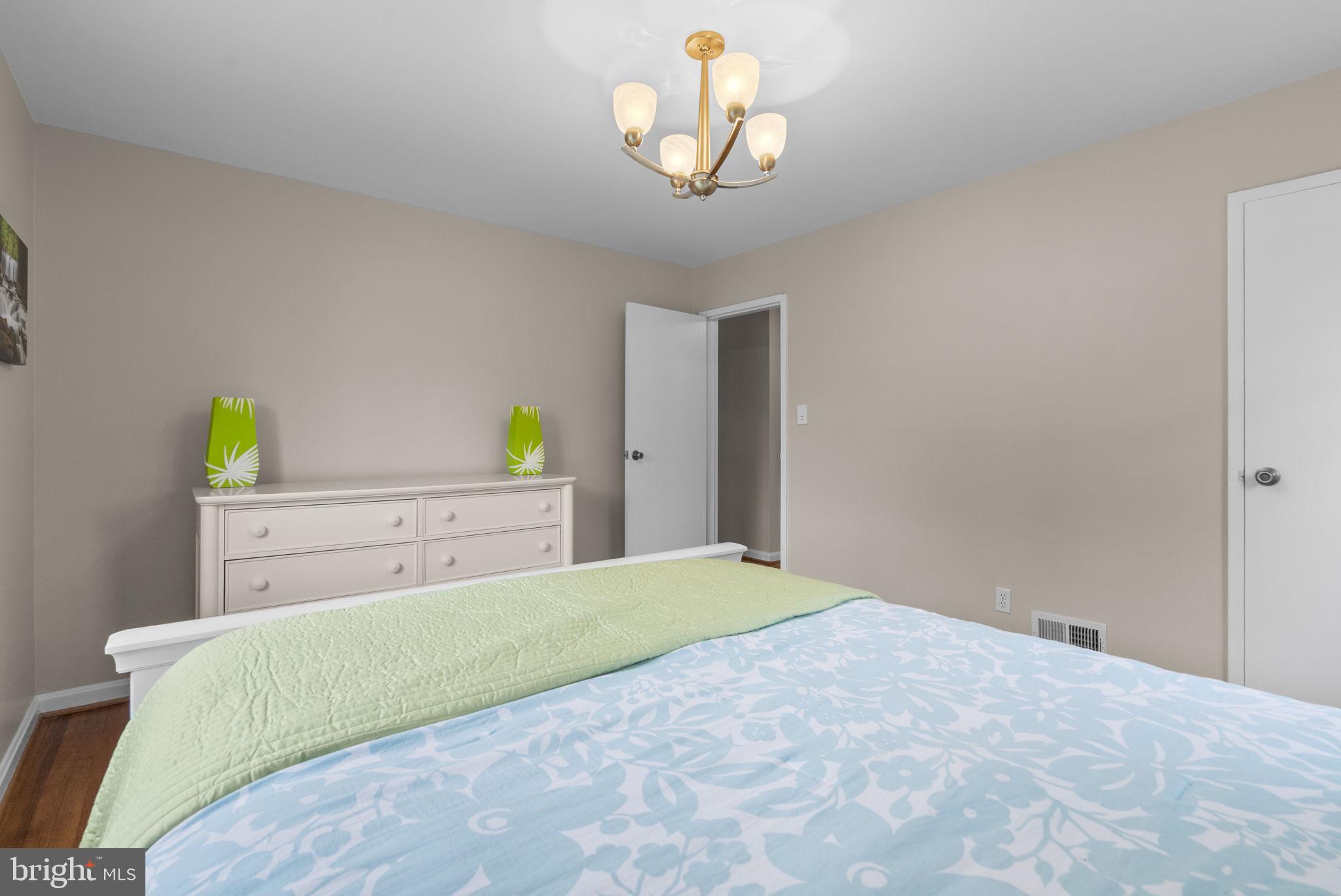 WHEATON WOODS - Residential
