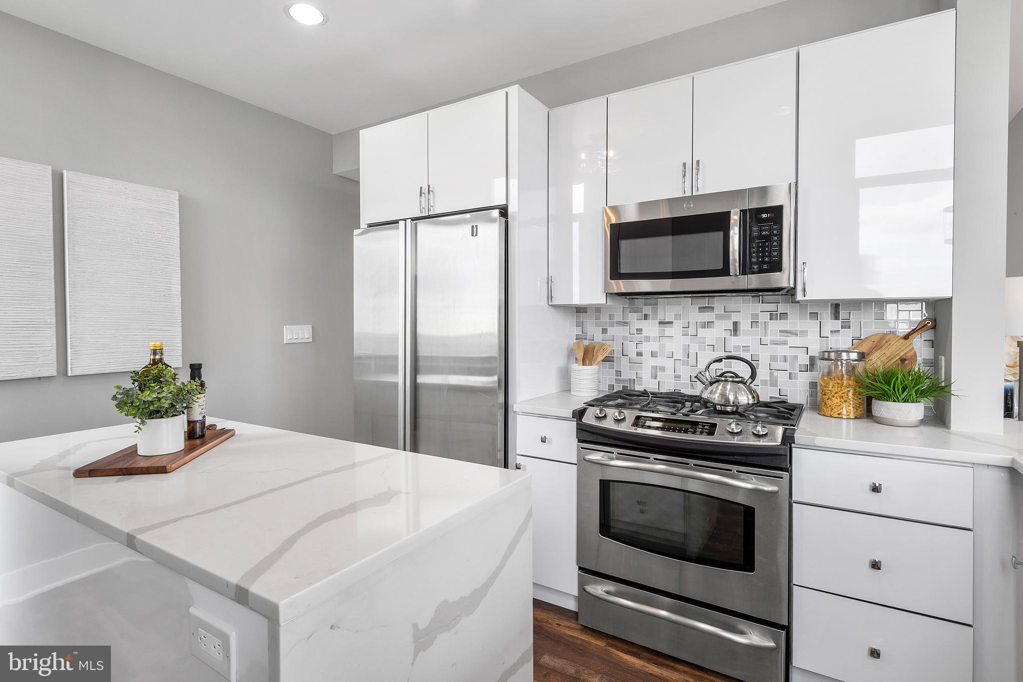 WASHINGTON SQ WEST - Residential