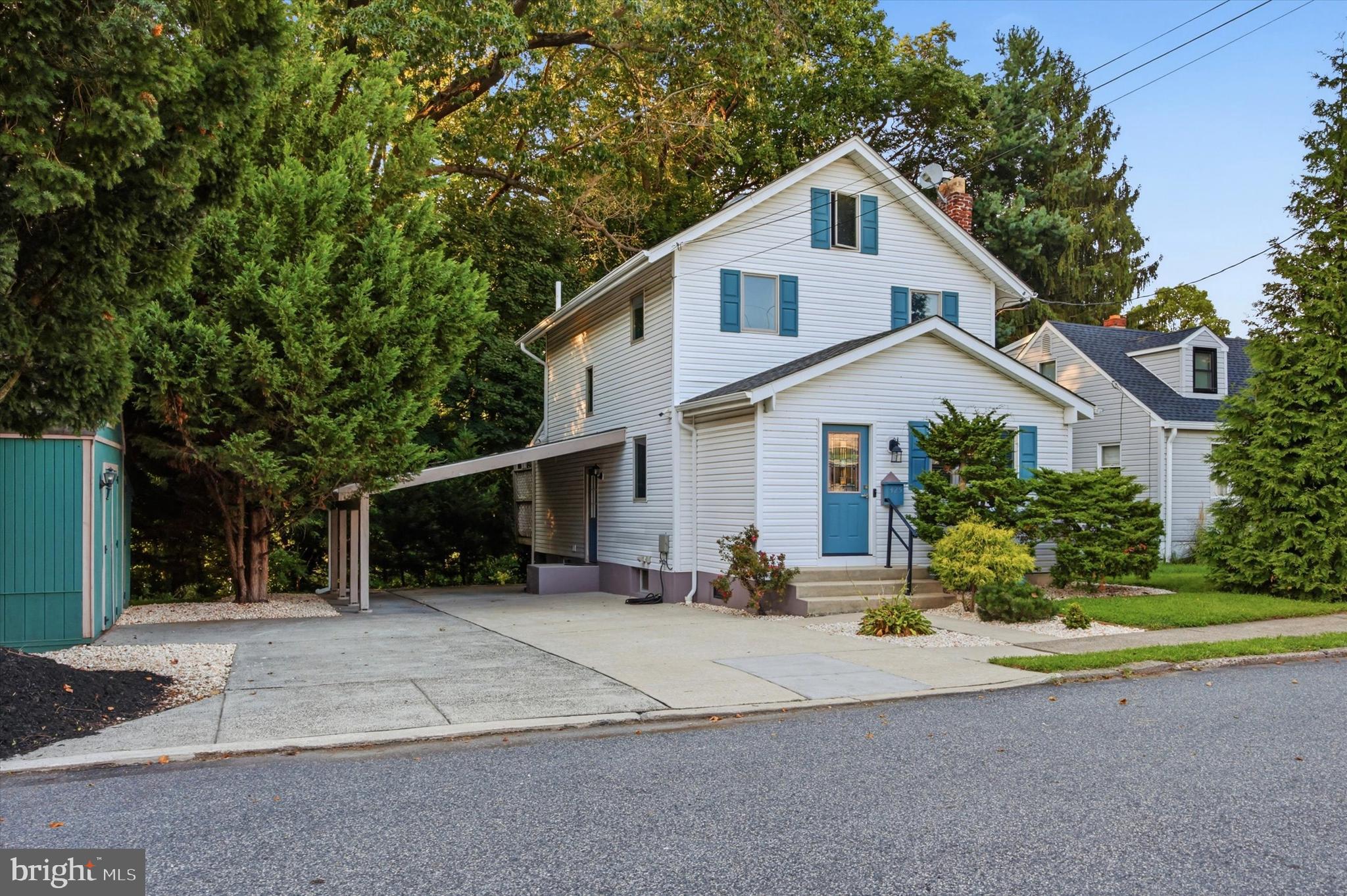 425 BARTLETT AVENUE