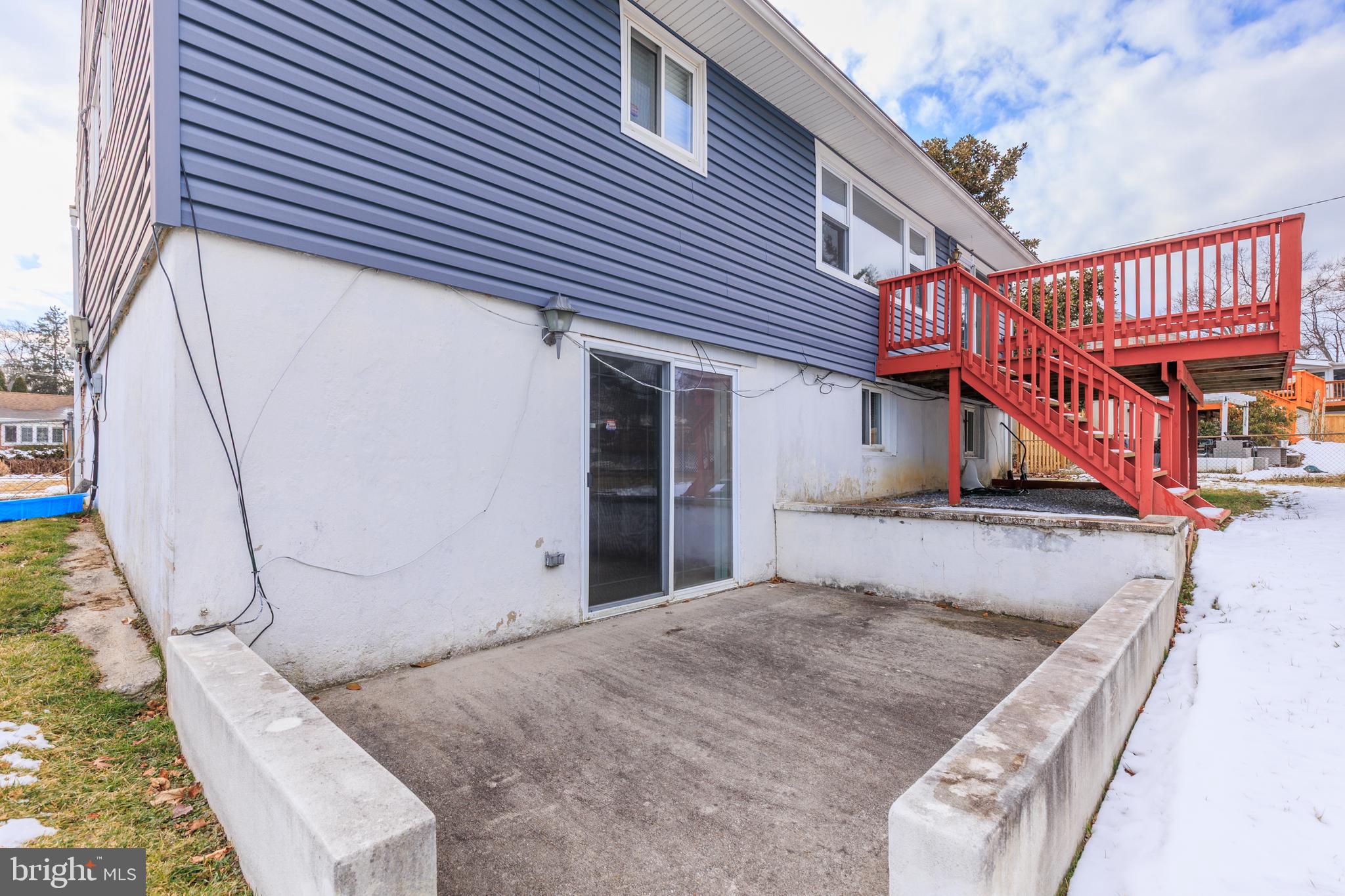 SUBURBIA - Residential