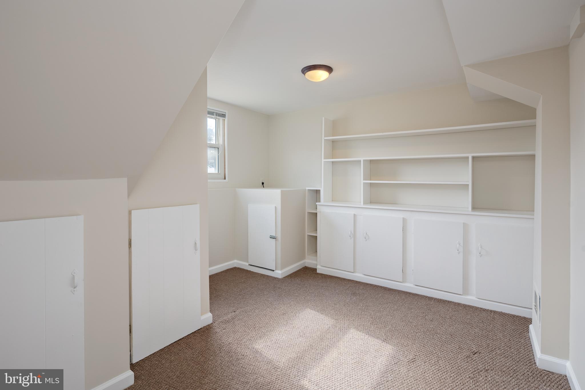 SUBURBIA - Residential