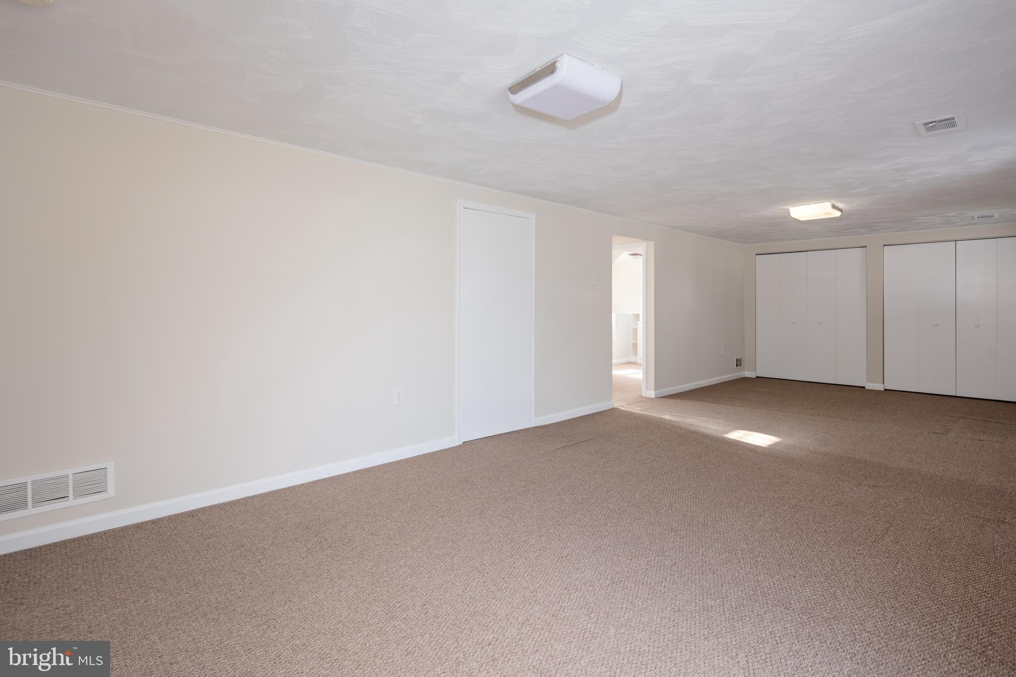 SUBURBIA - Residential