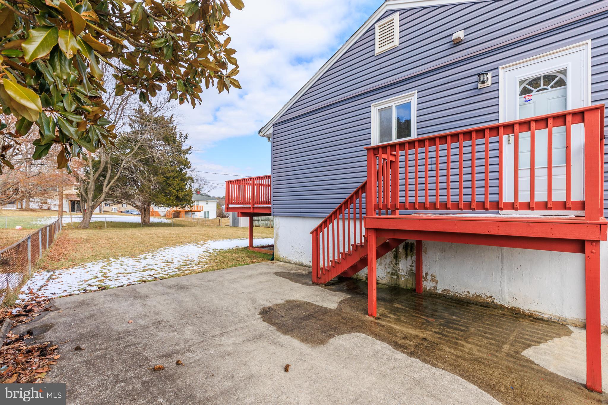 SUBURBIA - Residential