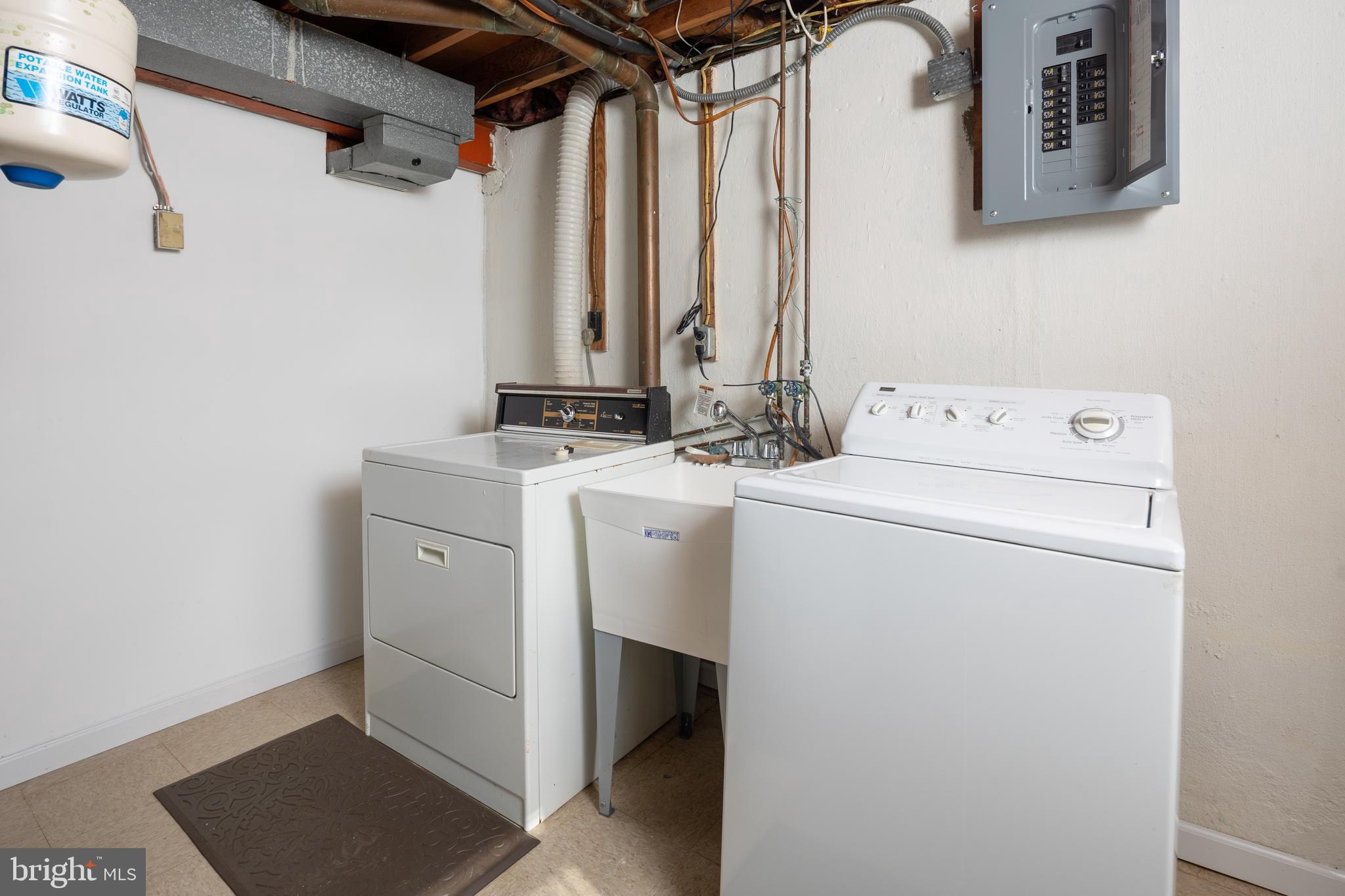 SUBURBIA - Residential