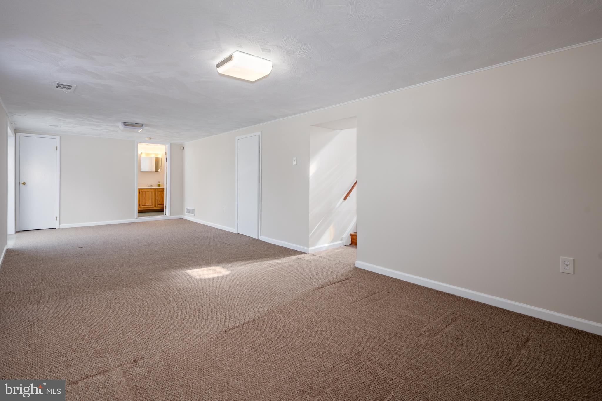 SUBURBIA - Residential