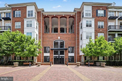 501 Hungerford Drive Unit 372, Rockville, MD MLS: MDMC2238718