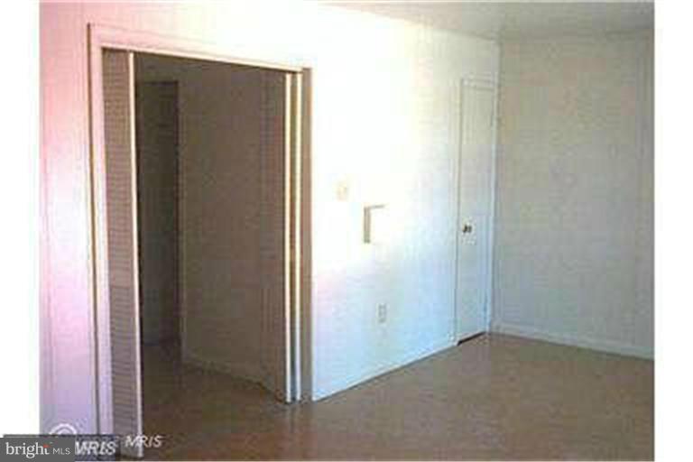 GREENWICH HILL - Residential Lease