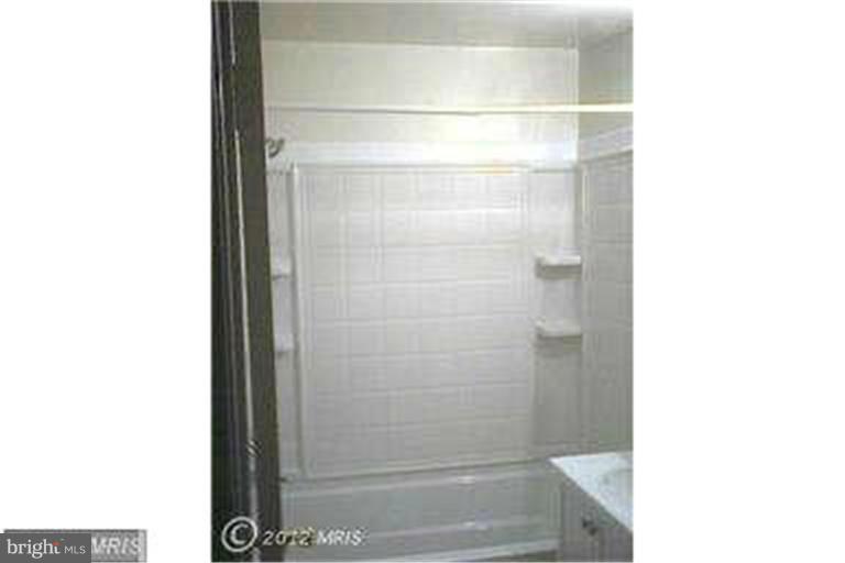 GREENWICH HILL - Residential Lease