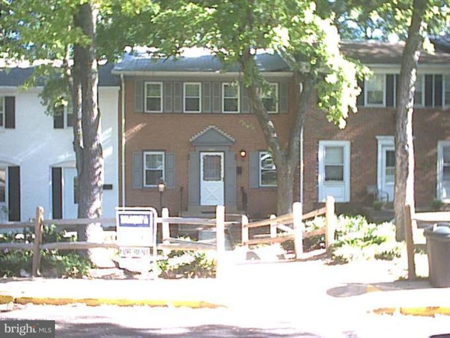 2012 renovation*Easy 1/4 mile access to Rt 95 exit, Rt 1, and Commuter parking that provides convenient commute to Wash D.C. & Virginia business & Government facilities.* Good credit is a must and minimum income of $59,800* This unit is almost like new* NO CATS* Small dogs under 25 lbs. only*  Broker app & owner app required. See "VIEW DOCUMENTS". Community pool. 2 parking spaces, 1 right in front