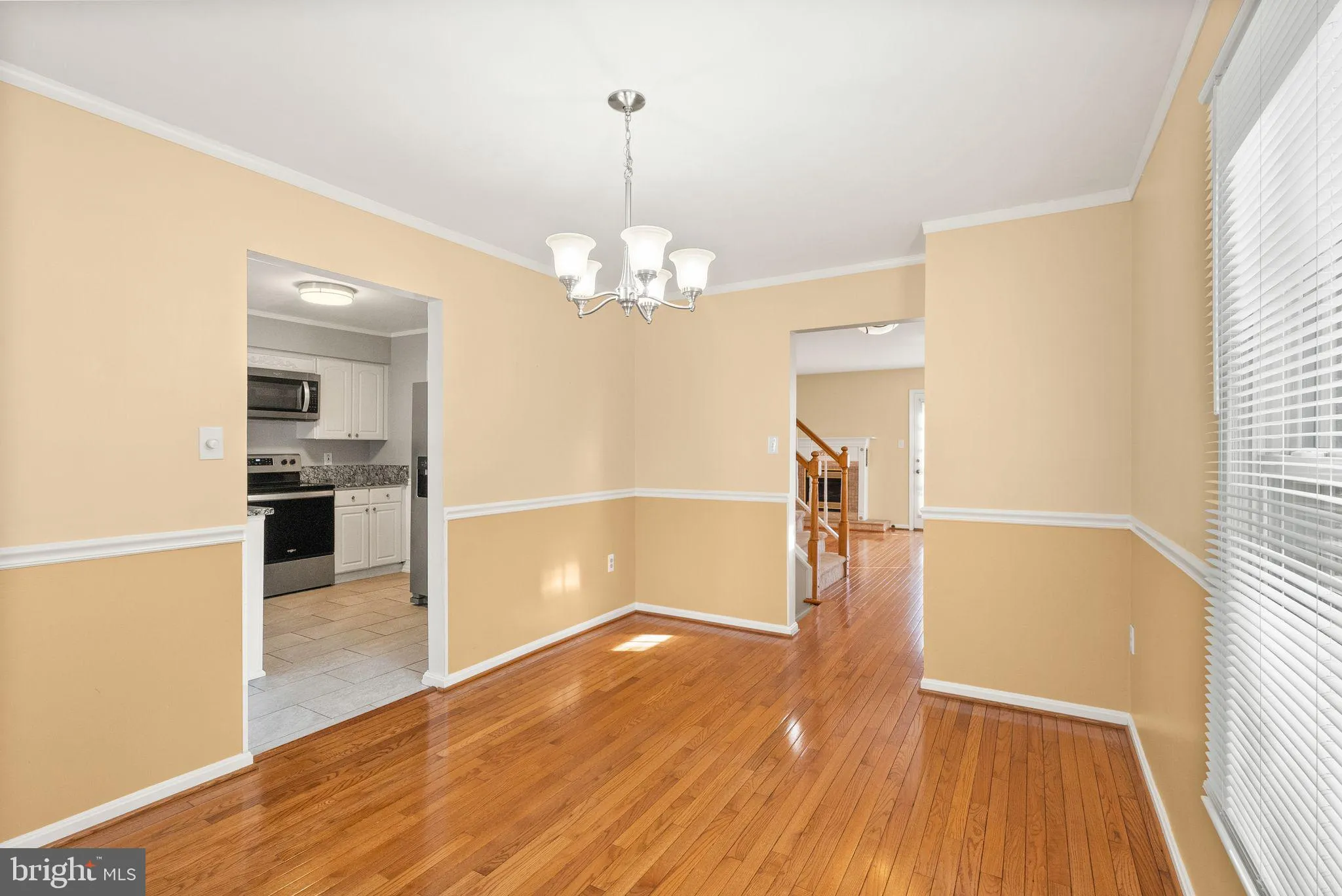 Springfield, Virginia 22152, United States, 3 Bedrooms Bedrooms, ,3 BathroomsBathrooms,Residential,Contingent,87447