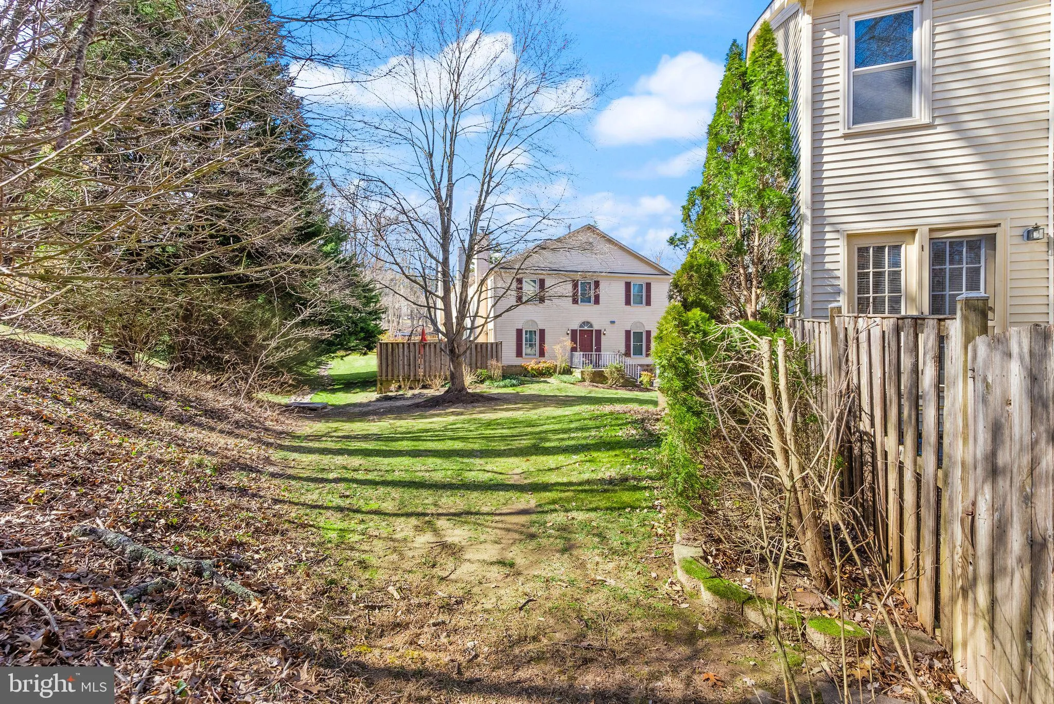 Springfield, Virginia 22152, United States, 3 Bedrooms Bedrooms, ,3 BathroomsBathrooms,Residential,Contingent,87447