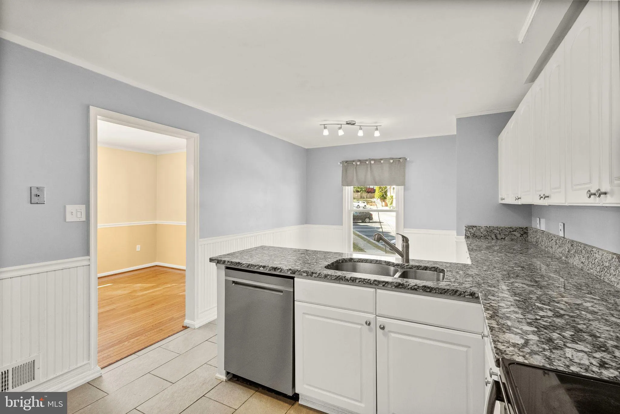 Springfield, Virginia 22152, United States, 3 Bedrooms Bedrooms, ,3 BathroomsBathrooms,Residential,Contingent,87447