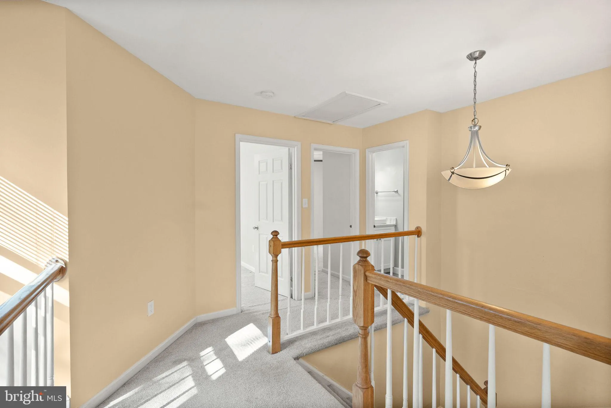 Springfield, Virginia 22152, United States, 3 Bedrooms Bedrooms, ,3 BathroomsBathrooms,Residential,Contingent,87447