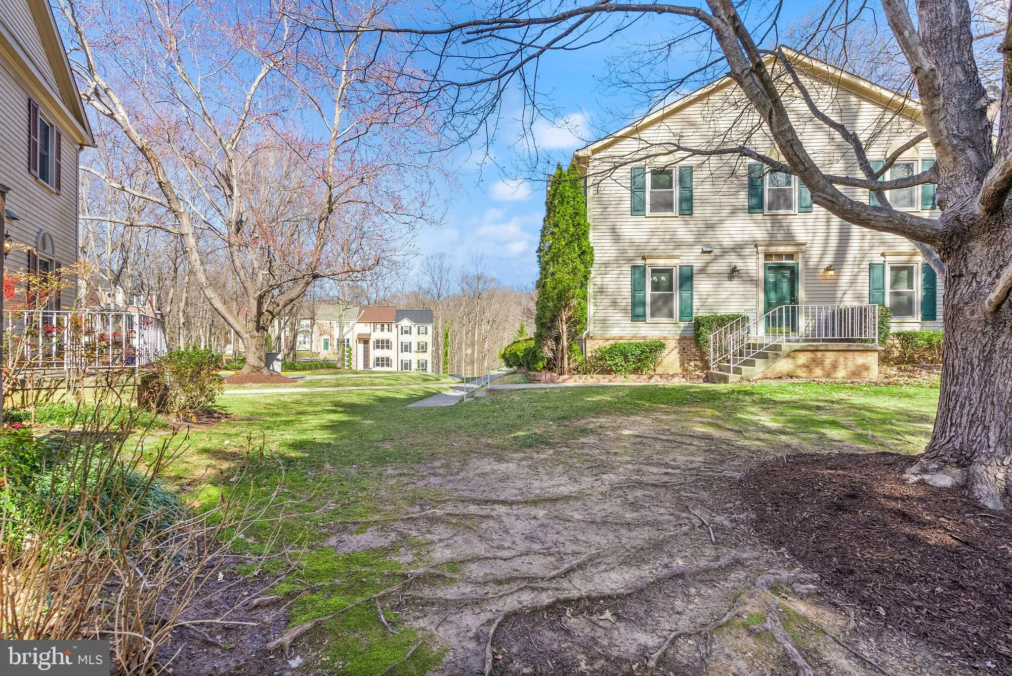 Springfield, Virginia 22152, United States, 3 Bedrooms Bedrooms, ,3 BathroomsBathrooms,Residential,Contingent,87447