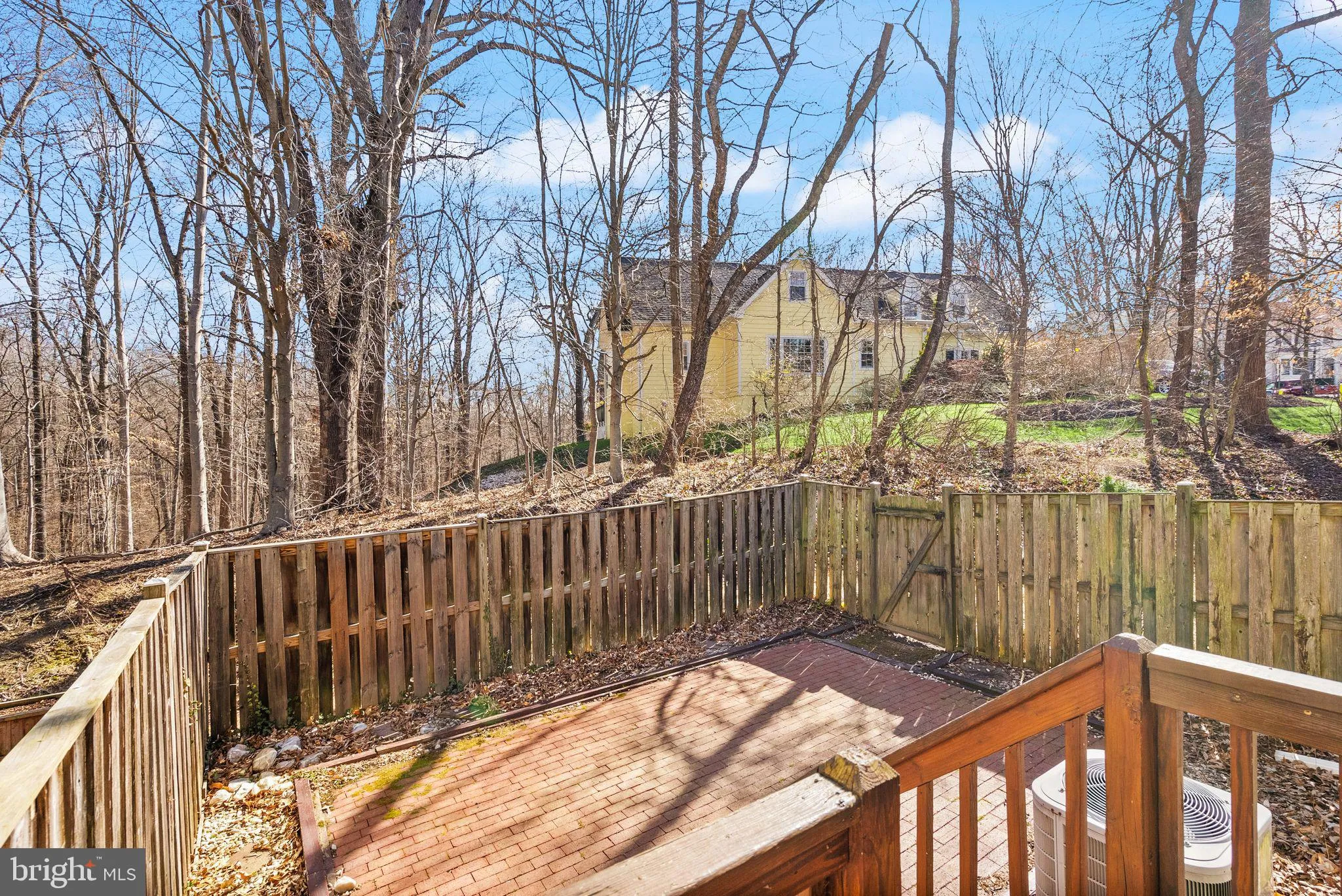 Springfield, Virginia 22152, United States, 3 Bedrooms Bedrooms, ,3 BathroomsBathrooms,Residential,Contingent,87447