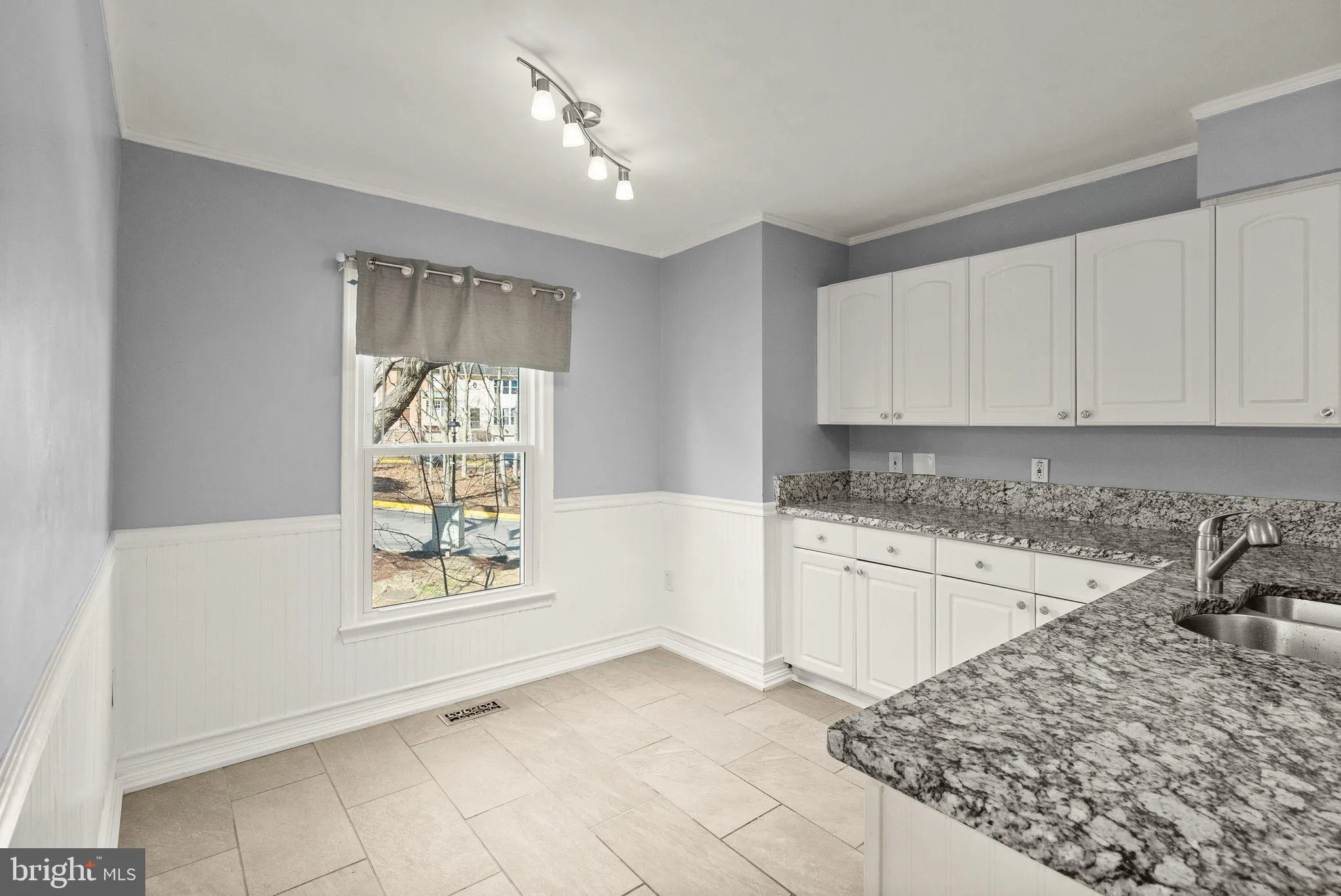 Springfield, Virginia 22152, United States, 3 Bedrooms Bedrooms, ,3 BathroomsBathrooms,Residential,Contingent,87447