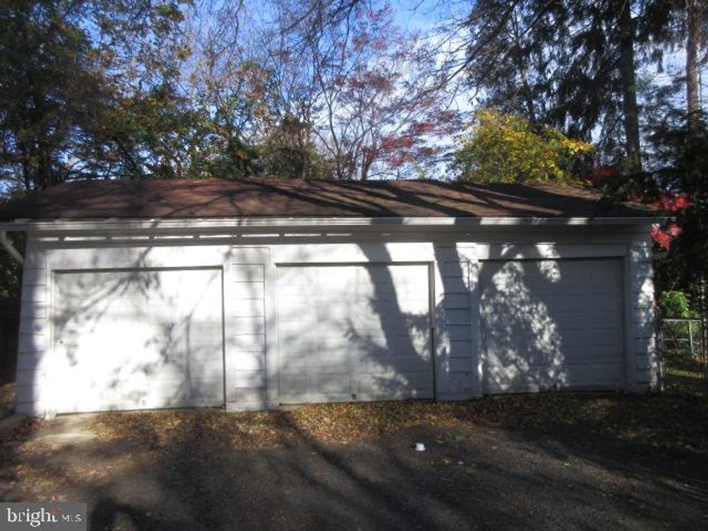 Photo of 407 W Waverly Road, GLENSIDE, PA 19038 (MLS # PAMC2162270)