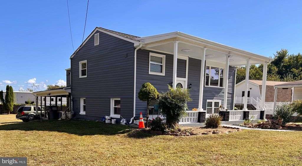 Photo of 15201 Michigan Road, WOODBRIDGE, VA 22191 (MLS # VAPW2105748)
