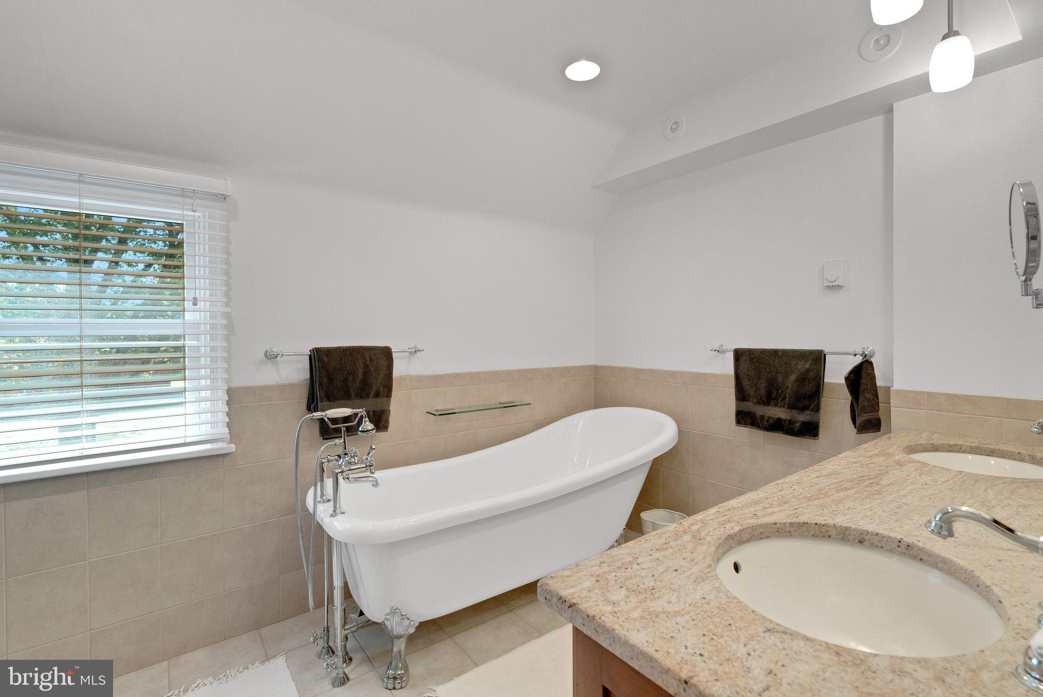 JERICHO HILL - Residential