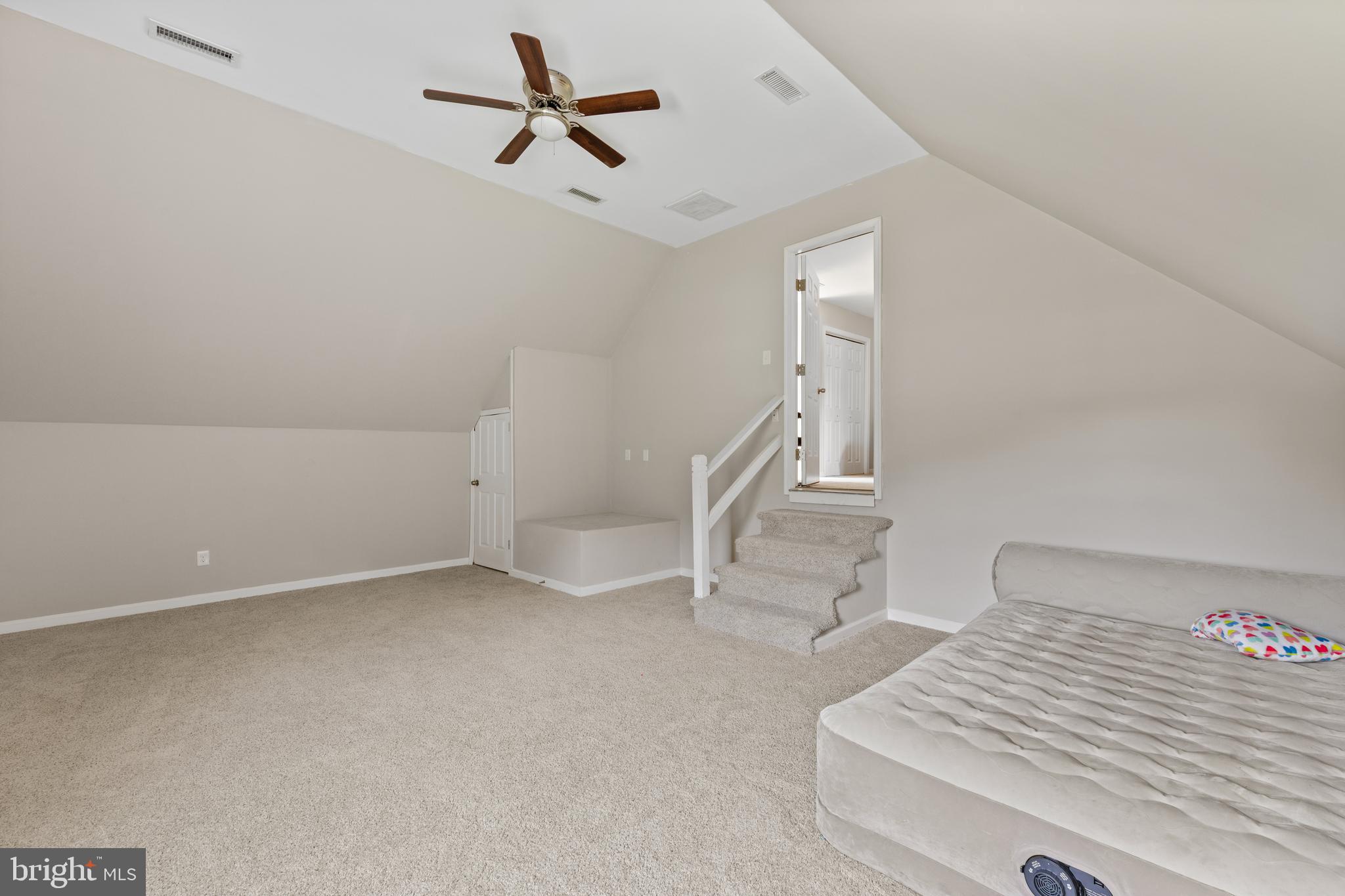 HARBOR POINTE - Residential