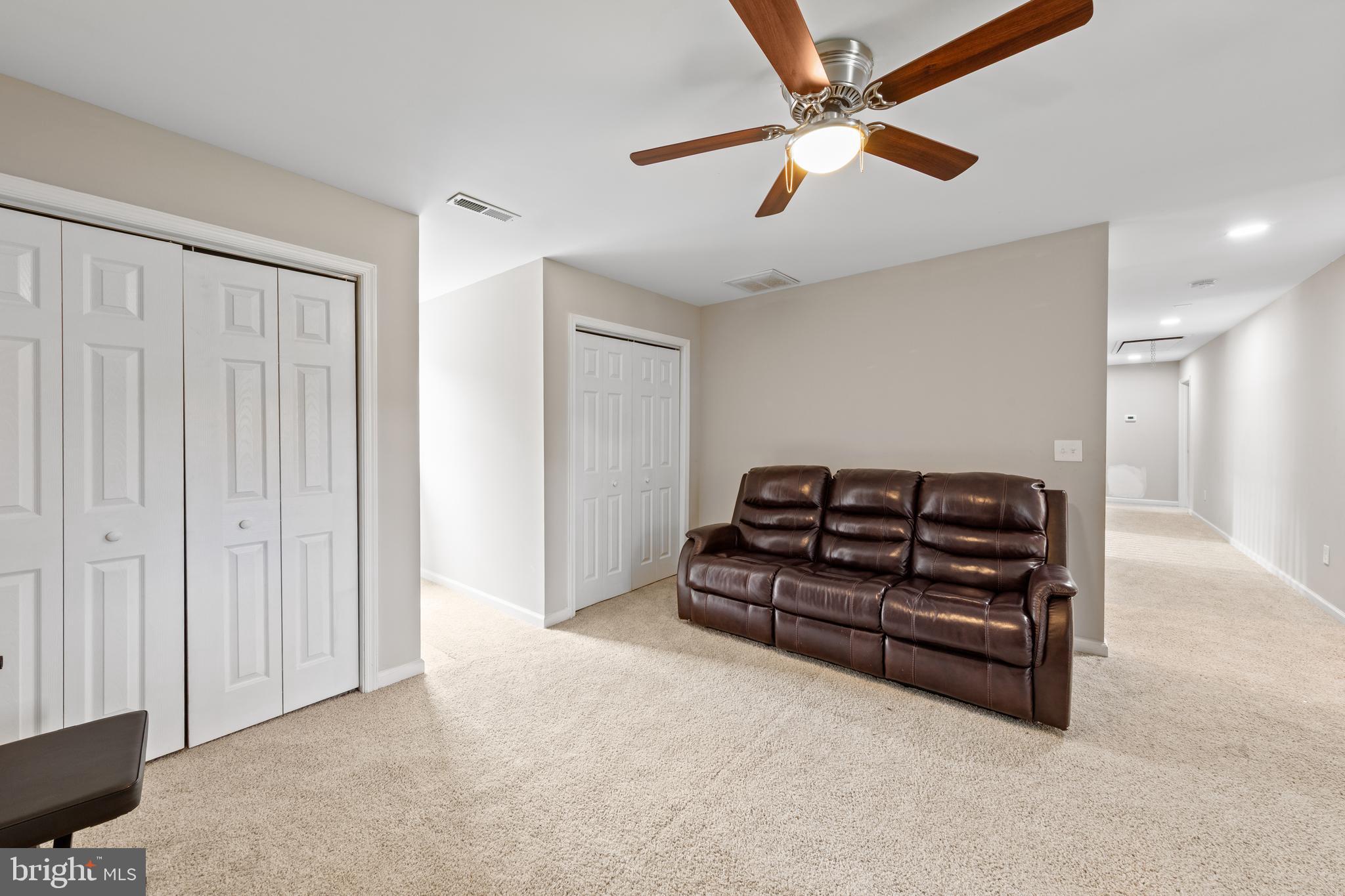 HARBOR POINTE - Residential