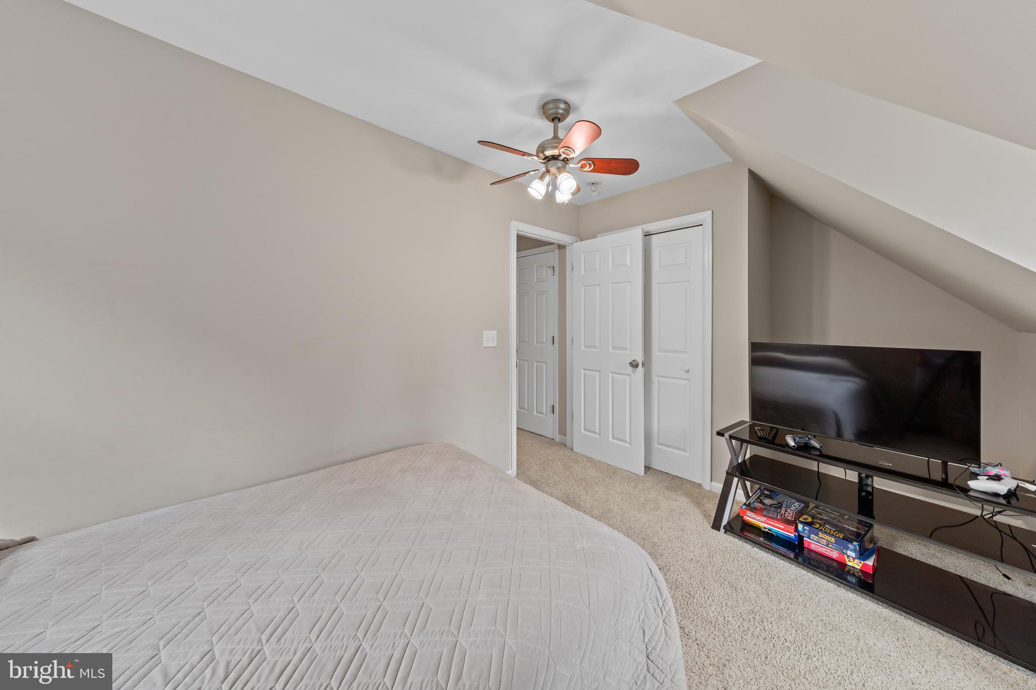 HARBOR POINTE - Residential