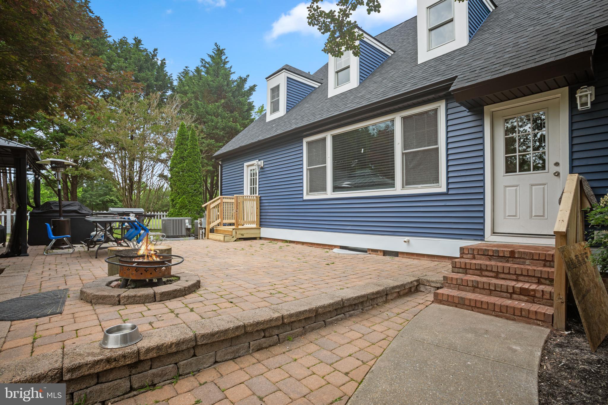 HARBOR POINTE - Residential