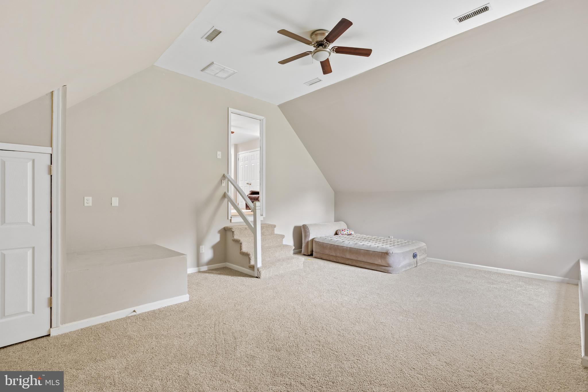 HARBOR POINTE - Residential