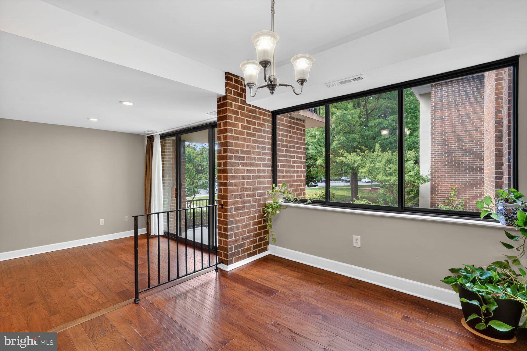 2004 COLERIDGE DRIVE 20-201