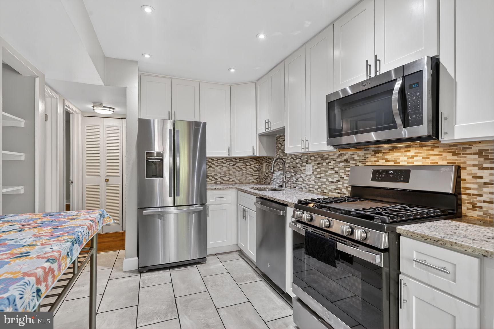 AMERICANA FINMARK - Residential