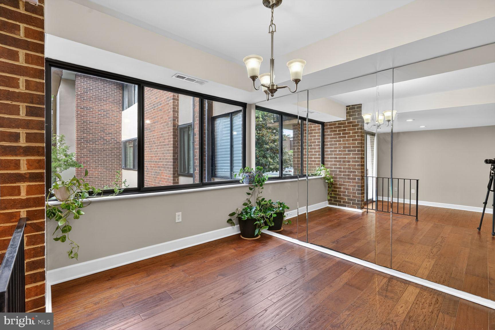 2004 COLERIDGE DRIVE 20-201