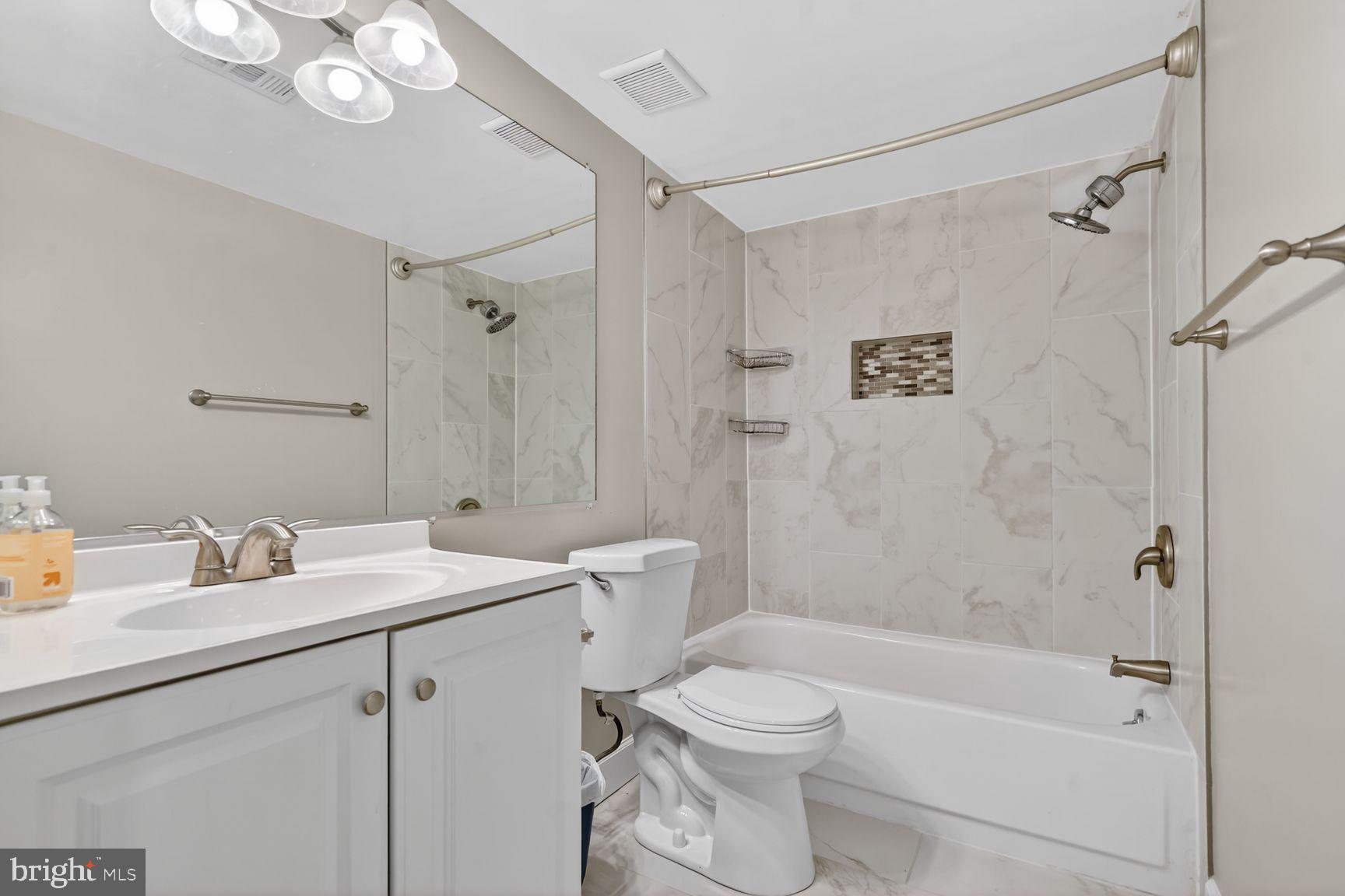 AMERICANA FINMARK - Residential