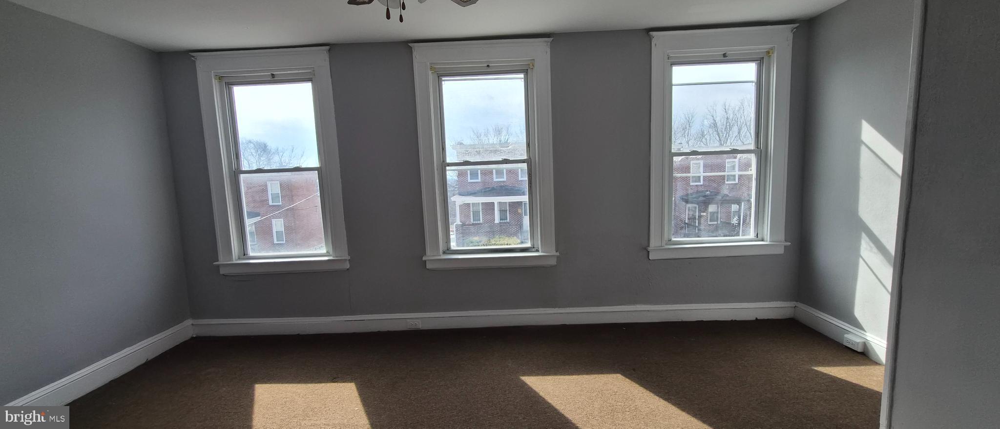 3238 RAVENWOOD AVENUE