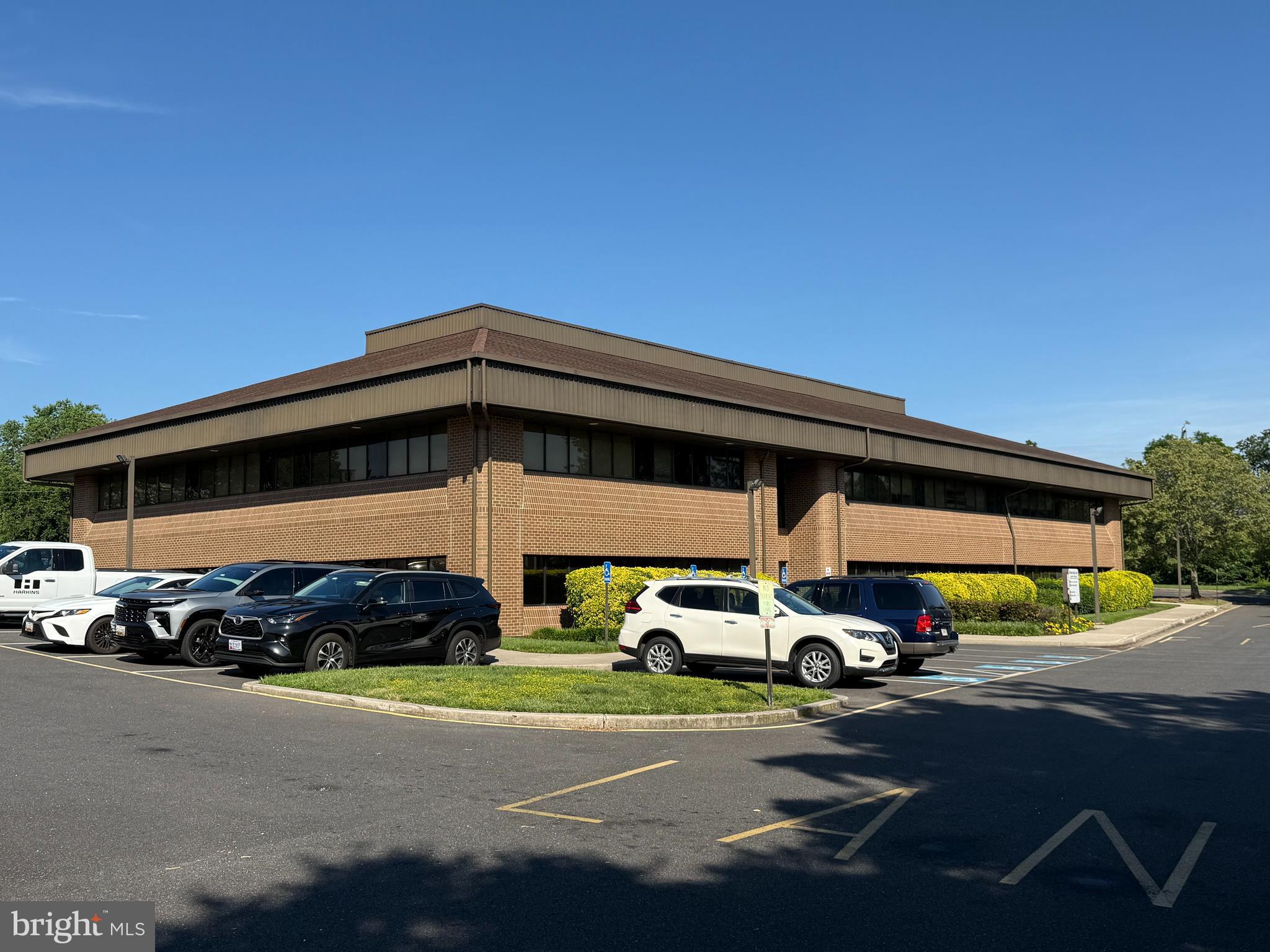 560 RIVERSIDE DRIVE B103