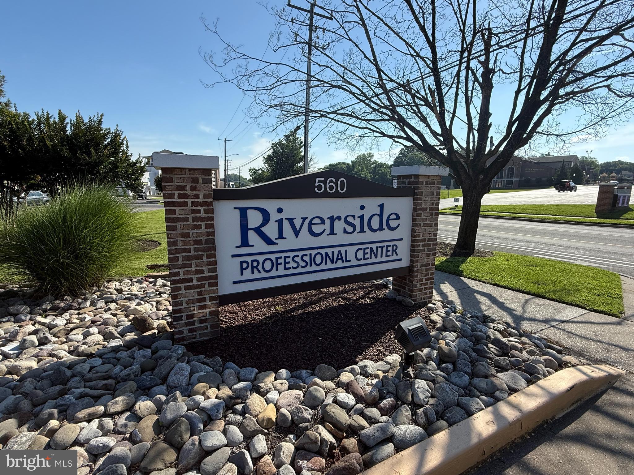 560 RIVERSIDE DRIVE B103