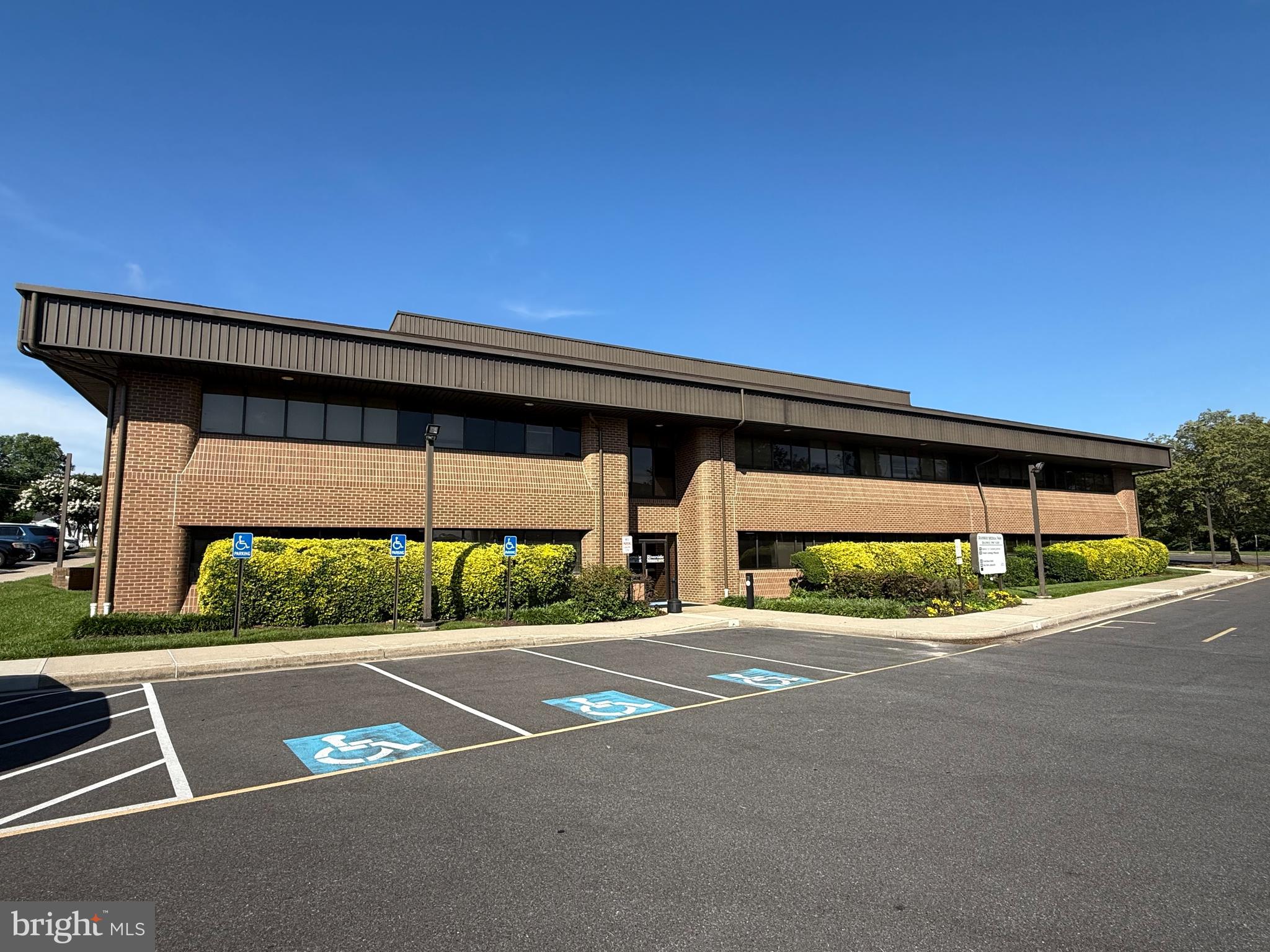 For Sale – Turnkey Office Space
This well-maintained office unit features six private offices, a spacious reception and waiting area, and two in-suite restrooms. Recently renovated with a full interior refresh and brand-new HVAC system, the space offers a modern, comfortable work environment ideal for a variety of professional uses. The unit is currently occupied. The existing tenant is open to vacating or remaining in place based on the owner’s preference, offering flexibility for both investors and owner-users.
- Six private offices
- Spacious reception and waiting area
- Two in-suite restrooms for convenience
- Recently refinished
- New HVAC system installed during renovations
- On-site parking available