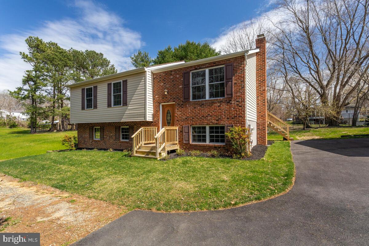 POPLAR WOODS - Residential