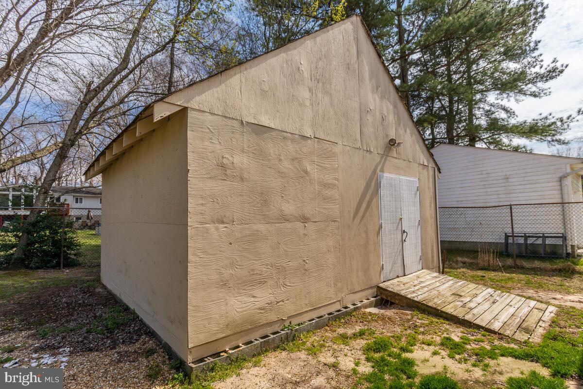 POPLAR WOODS - Residential