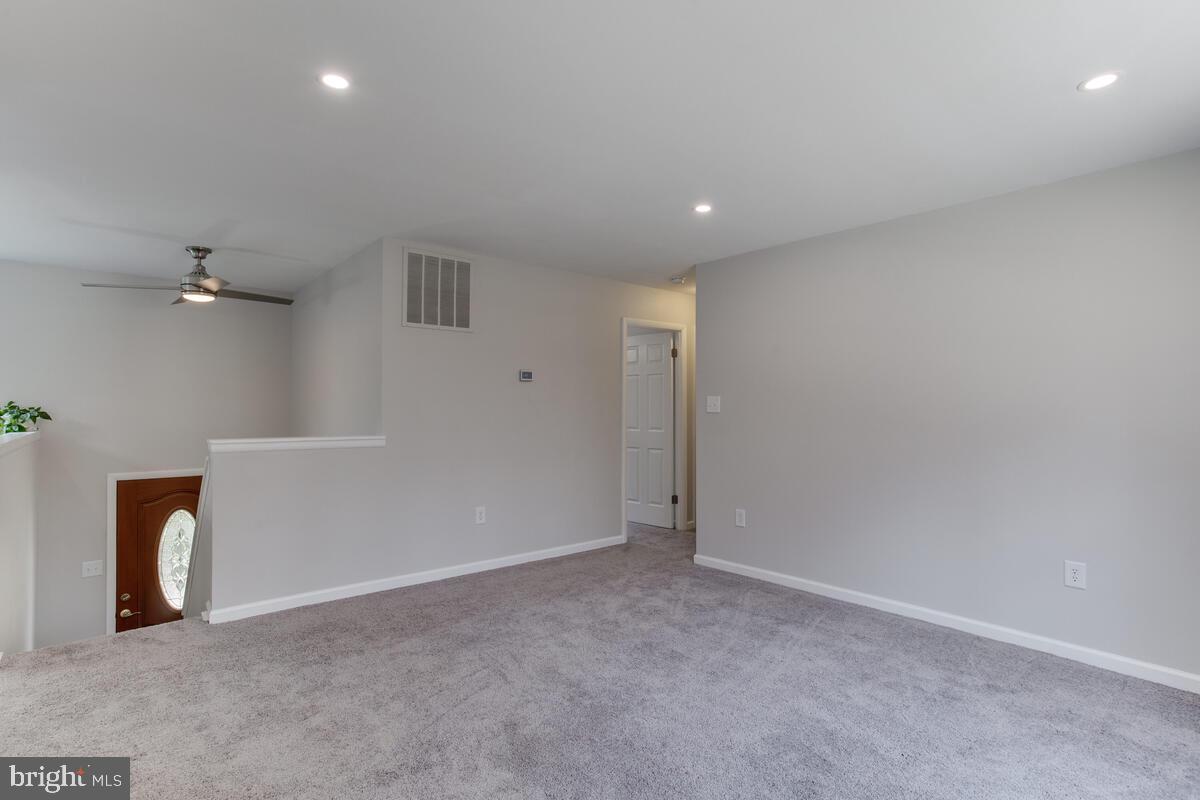 POPLAR WOODS - Residential