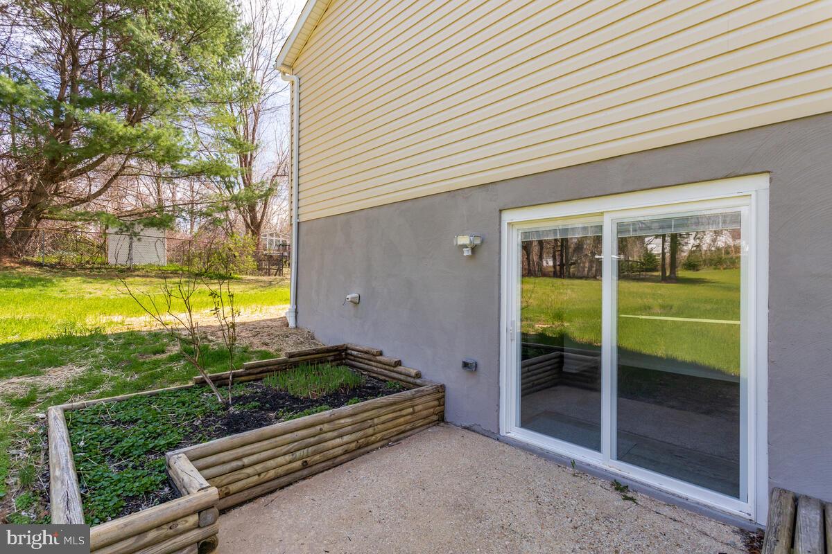 POPLAR WOODS - Residential