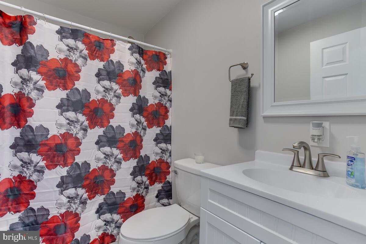 POPLAR WOODS - Residential