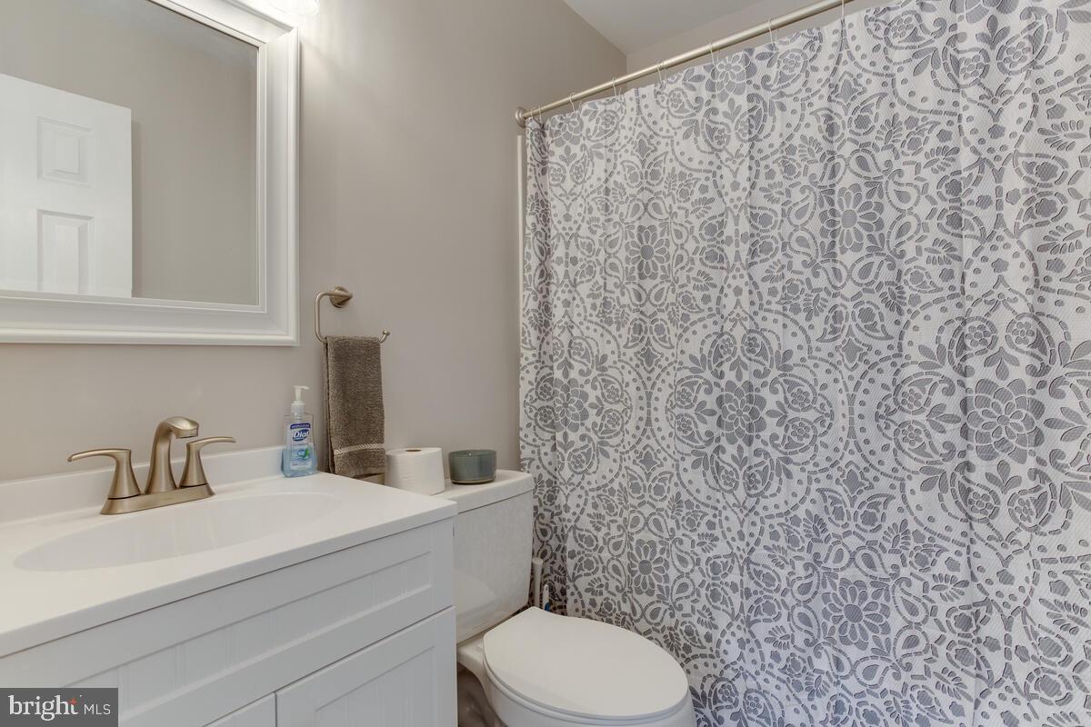 POPLAR WOODS - Residential