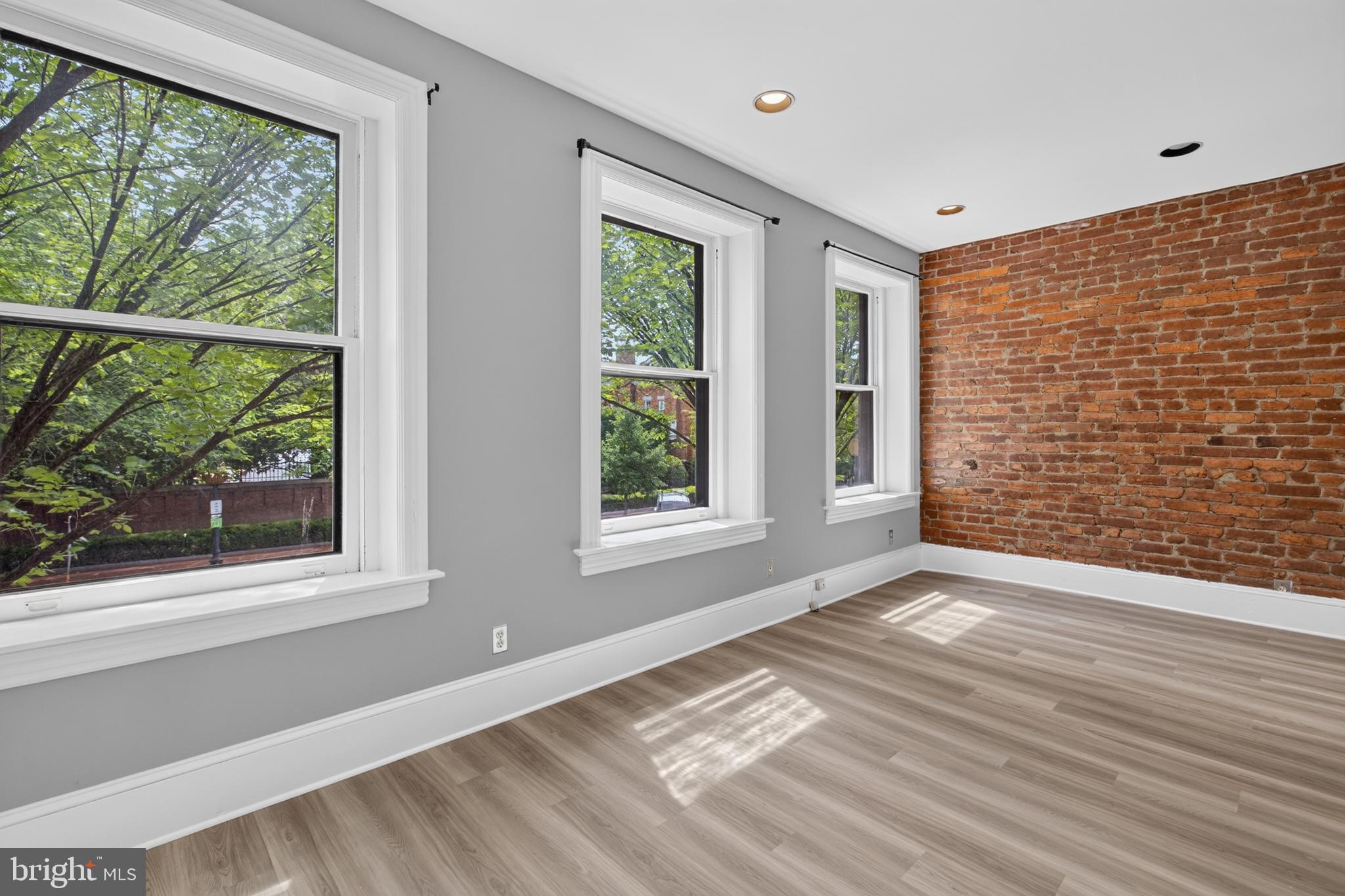 705 8TH STREET SE 200
