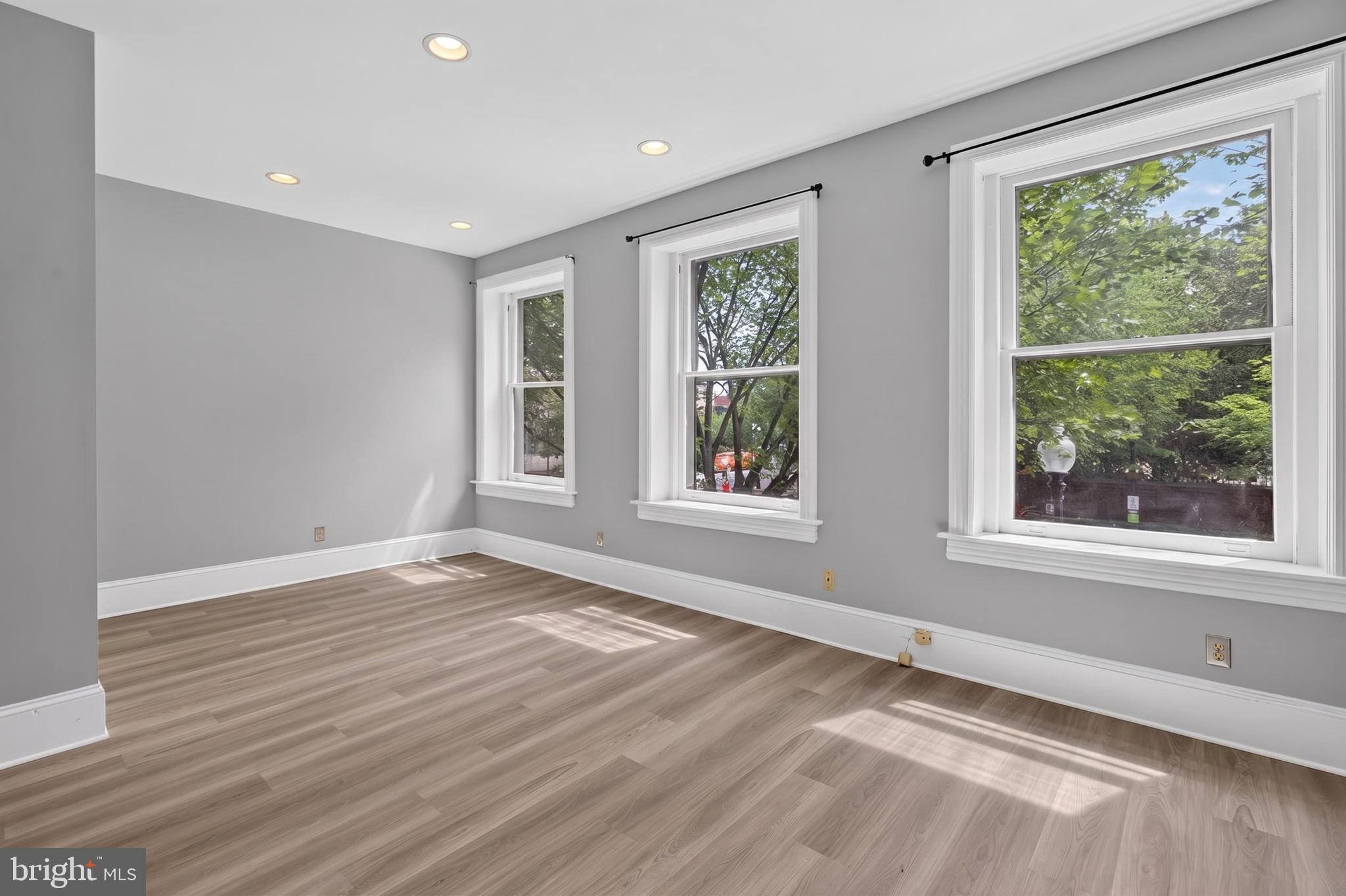 705 8TH STREET SE 200
