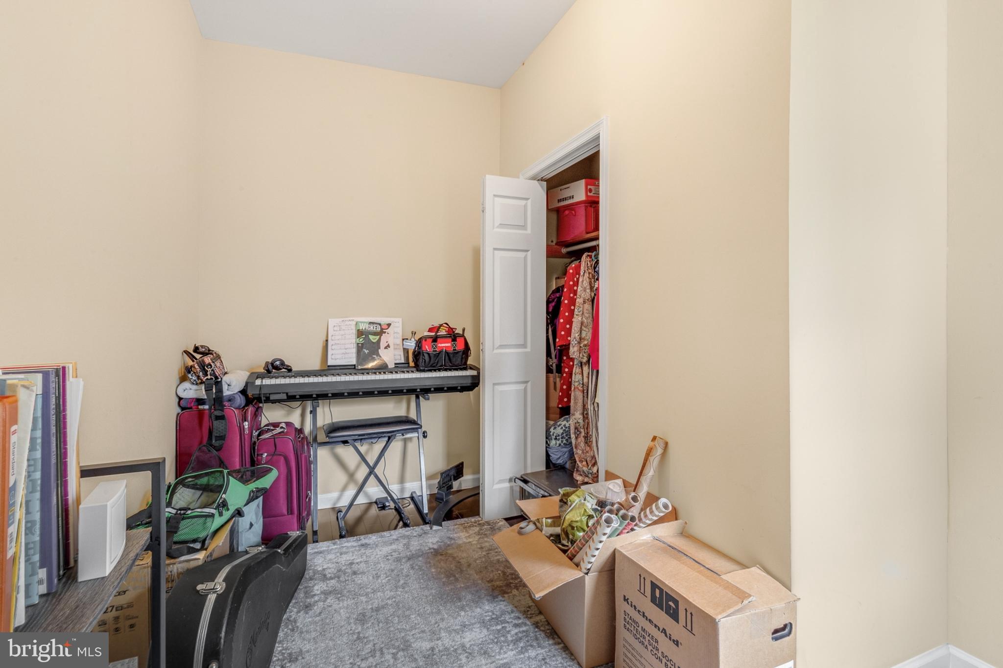 POINT BREEZE - Residential Lease