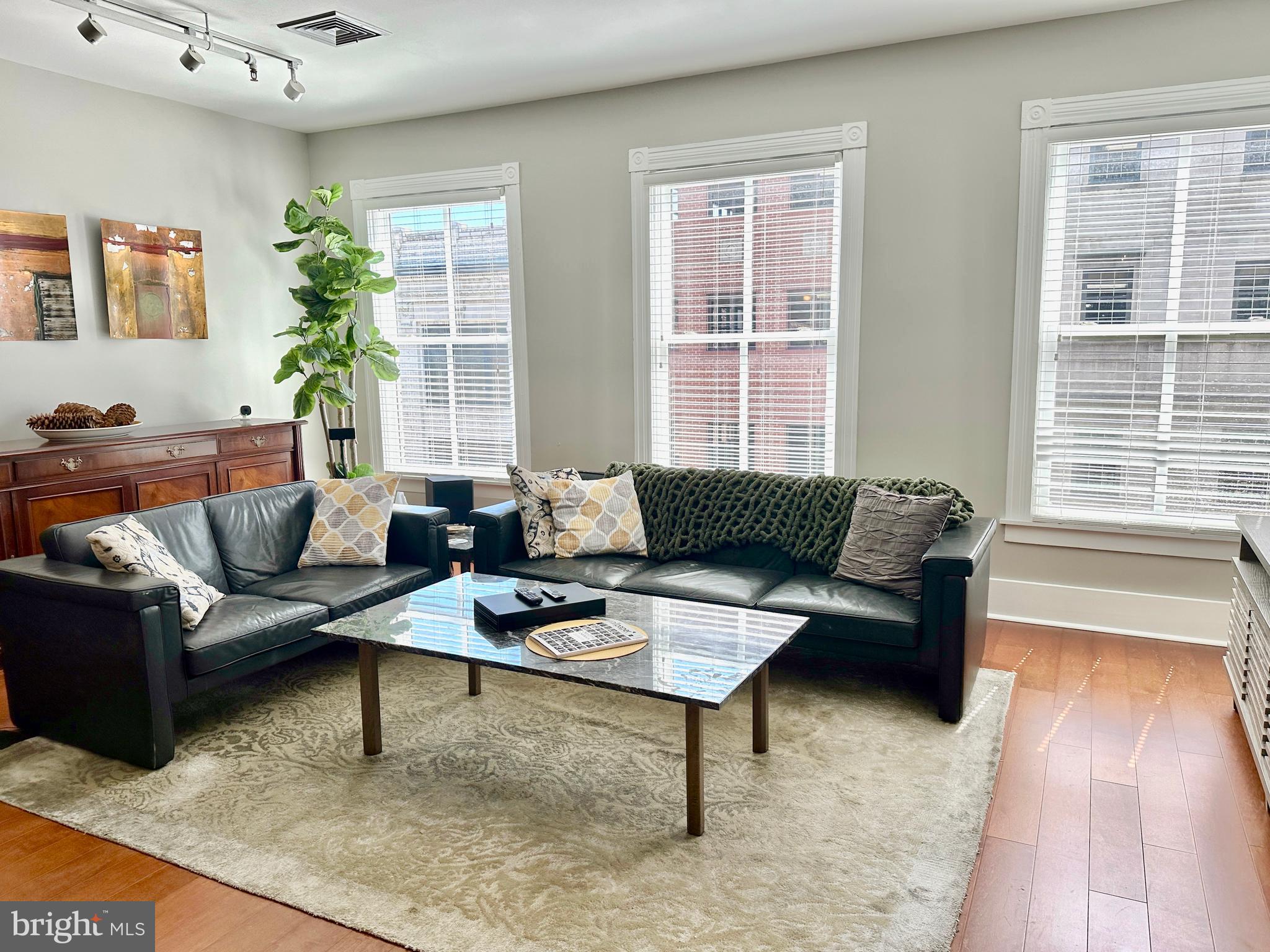 LANCASTER - Residential