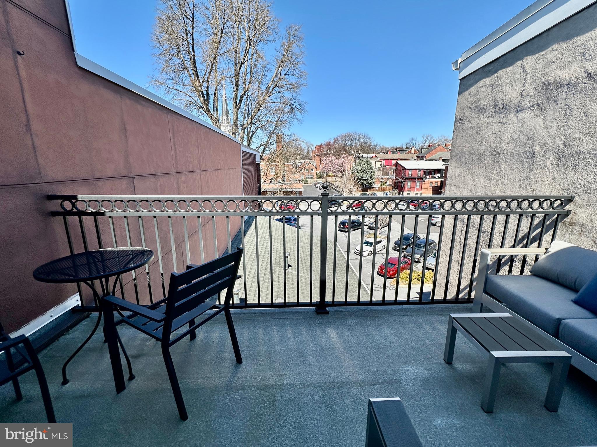 LANCASTER - Residential