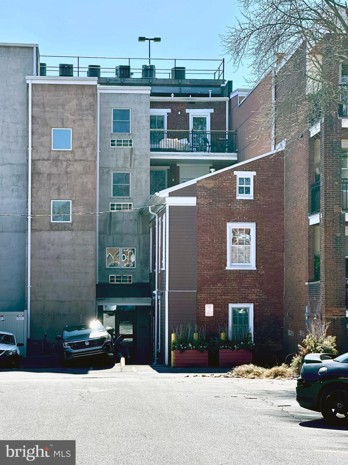 LANCASTER - Residential