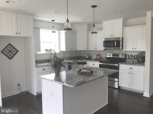 MILLERSVILLE - Residential